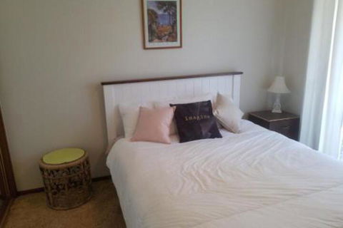 Gerrys Waterfront - Getaway Accommodation 7