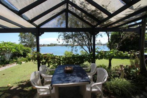 Gerrys Waterfront - Getaway Accommodation 5