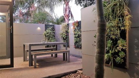 The Good Life - Getaway Accommodation 6