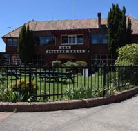 New Ivanhoe Hotel - Getaway Accommodation