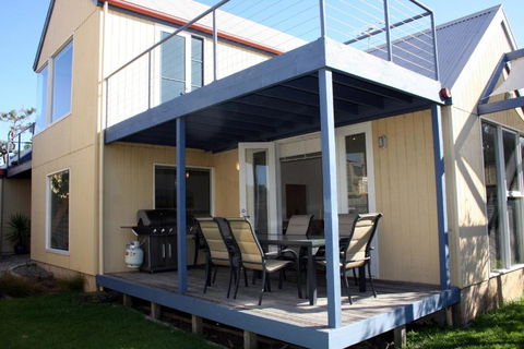 Lonsdale Shores - Getaway Accommodation 5