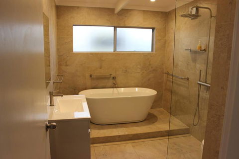 Hidden Oasis Pet Friendly In Anna Bay - Getaway Accommodation 6