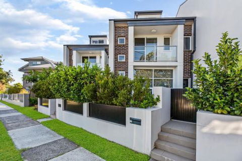 Relax In A Spacious & Modern Townhouse In Asquith - Getaway Accommodation 2