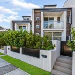 Relax In A Spacious & Modern Townhouse In Asquith - Getaway Accommodation 0