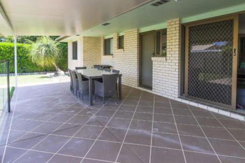 Hibiscus Holiday Home - Getaway Accommodation 3