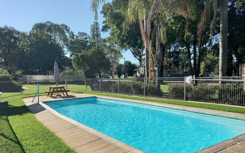 Young Tourist Park - Getaway Accommodation 1