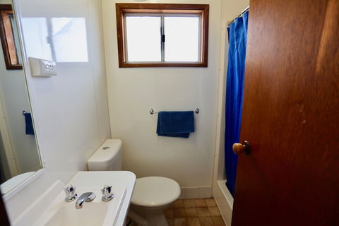 Young Tourist Park - Getaway Accommodation 6