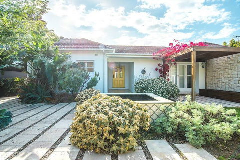 Ultimate Sandringham Beach Front Luxury House - Getaway Accommodation 2