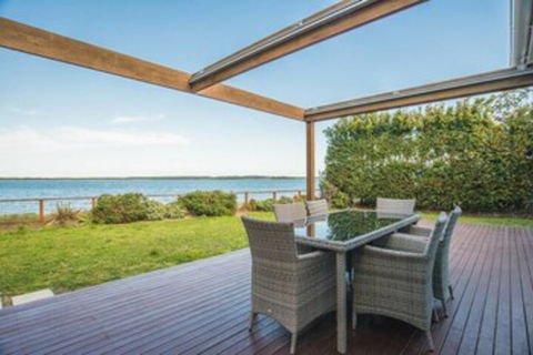 Ultimate Sandringham Beach Front Luxury House - Getaway Accommodation 0