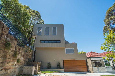 Townhouse Near The City Perfect Family Retreat - Getaway Accommodation 2