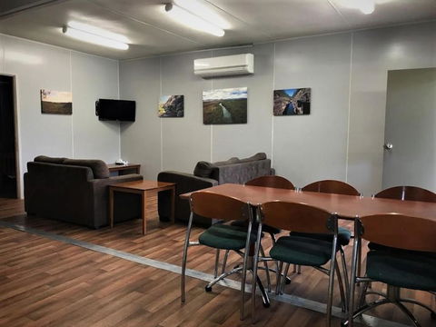 Lake Callide Retreat - Getaway Accommodation 3