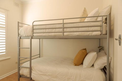 Henley Beach South Amazing Views Huge Private Balcony! - Getaway Accommodation 3