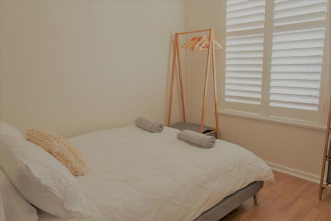 Henley Beach South Amazing Views Huge Private Balcony! - Getaway Accommodation 5