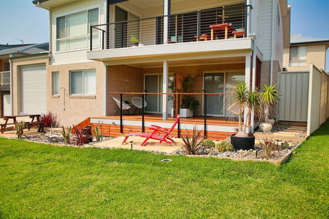 Dolphin Studio Apartment 1a Ocean Street - Getaway Accommodation 2