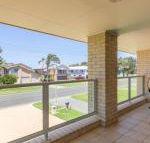 Azure Waters perfectly positioned with ocean views - Getaway Accommodation