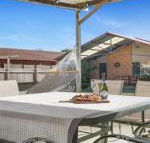 Cleveland Place walk to beach  shops - Getaway Accommodation