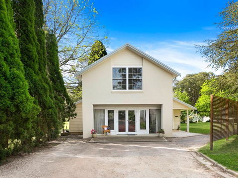 Hardigreen Park Spacious With Tennis Court - Getaway Accommodation 1