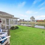 Hibbard Waterfront Escape - Getaway Accommodation 0