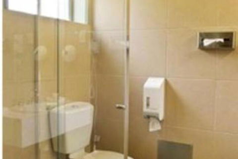 Classic Queen Room 2 In Oakleigh - Getaway Accommodation 2