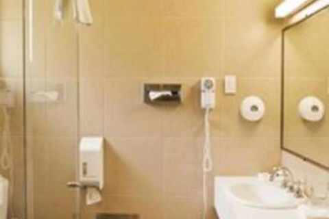 Classic Queen Room 2 In Oakleigh - Getaway Accommodation 5