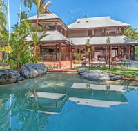 Luxurious Sala Private Beachfront Escape - Getaway Accommodation
