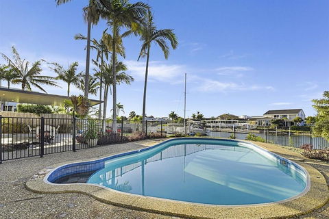 CANAL HOME NEAR MOOLOOLABA Kooringal - Getaway Accommodation 6