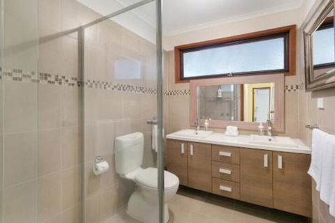 Family Getaway Walk To Bay Beach - Getaway Accommodation 7