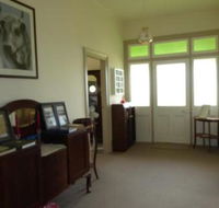 Claremont Farmhouse - Getaway Accommodation