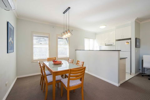 Home Away From Home Parramatta - Getaway Accommodation 4