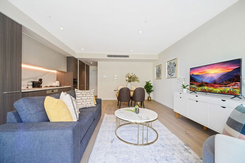 HomeHotel Luxurious High Rise Apt - Getaway Accommodation 2