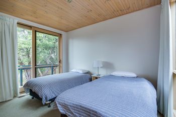 Latham Beach House - Getaway Accommodation 1