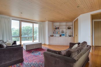 Latham Beach House - Getaway Accommodation 4