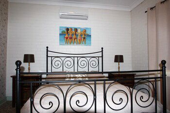 Pine Villas Walk To Beach Ocean Views - Getaway Accommodation 6
