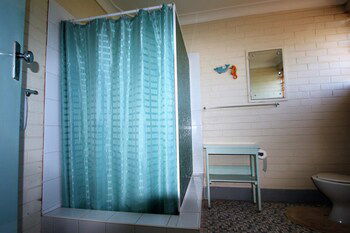 Pine Villas Walk To Beach Ocean Views - Getaway Accommodation 5