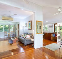 Edenvale Cottage in Beautiful Tropical - Getaway Accommodation