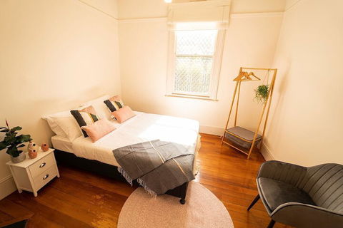 96 New Town Unit - Getaway Accommodation 1