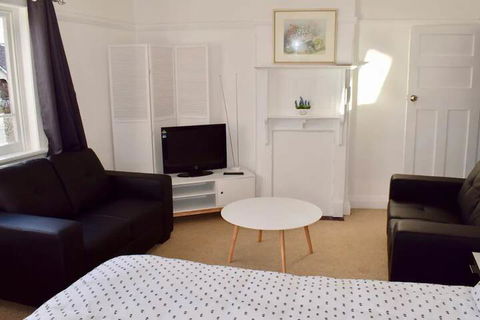 Homy Apartment In Trendy Haberfield - Getaway Accommodation 6
