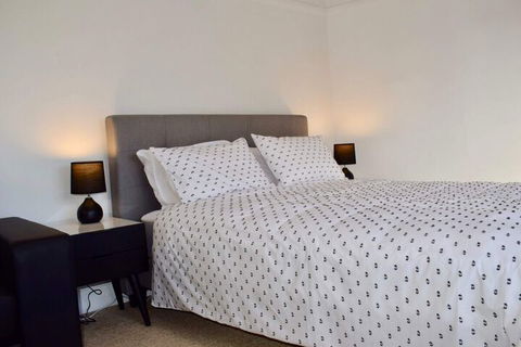 Comfortable 3 Bedroom Apartment In Trendy Haberfield - Getaway Accommodation 6