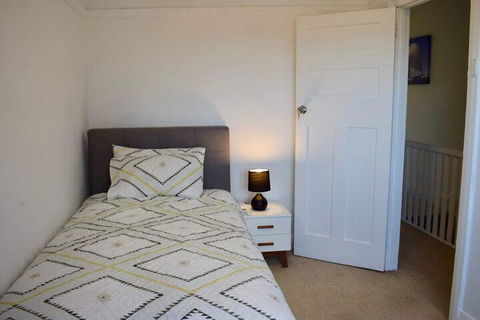 Comfortable 3 Bedroom Apartment In Trendy Haberfield - Getaway Accommodation 4