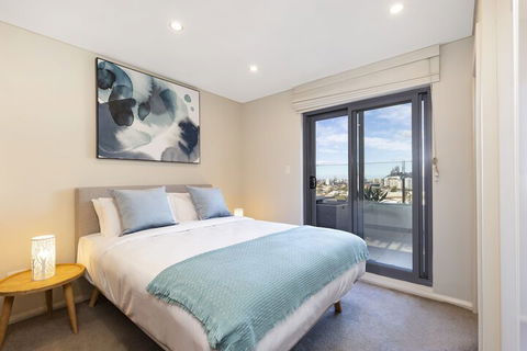 2 Bdrm North Sydney With Harbour Views - Getaway Accommodation 4