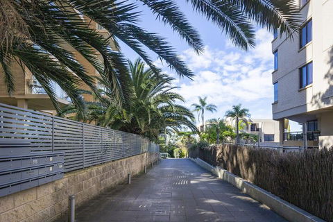 2 Bdrm North Sydney With Harbour Views - Getaway Accommodation 2