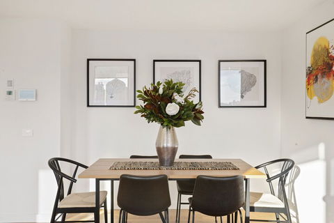 HomeHotel Luxurious Immaculate 3 Bed Apt - Getaway Accommodation 5