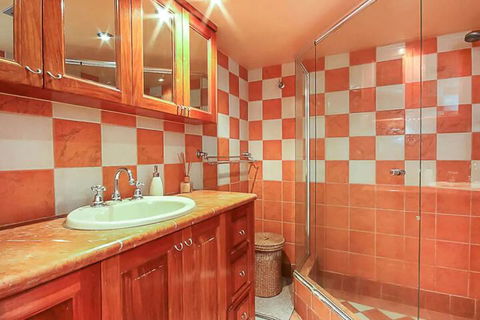 Spacious 2 Bedroom Apartment With Panoramic Views - Getaway Accommodation 2