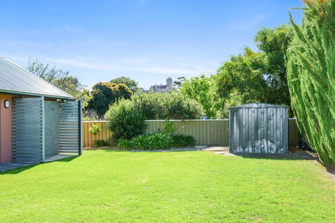 Victor Harbor Beachfront Bliss + WiFi - Getaway Accommodation 6