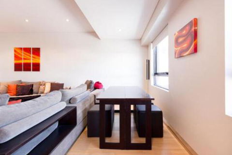 Bold Modern 1 Bed 10 Mins From The City - Getaway Accommodation 4