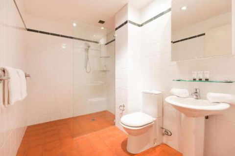 Bold Modern 1 Bed 10 Mins From The City - Getaway Accommodation 3