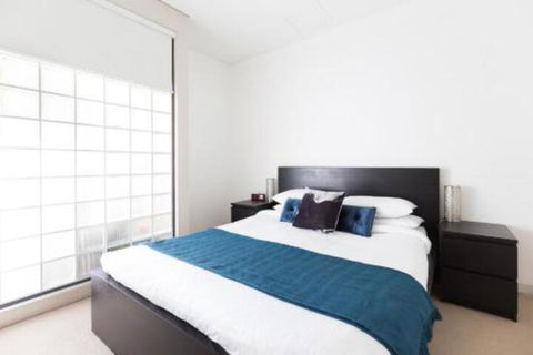 Bold Modern 1 Bed 10 Mins From The City - Getaway Accommodation 5