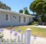 Bay Breeze Cottage - Getaway Accommodation