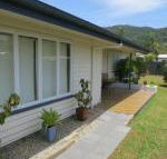 Edge Hill Clean  Green Cairns 7 Minutes from the Airport 7 Minutes to Cairns CBD  Reef Fleet Terminal - Getaway Accommodation