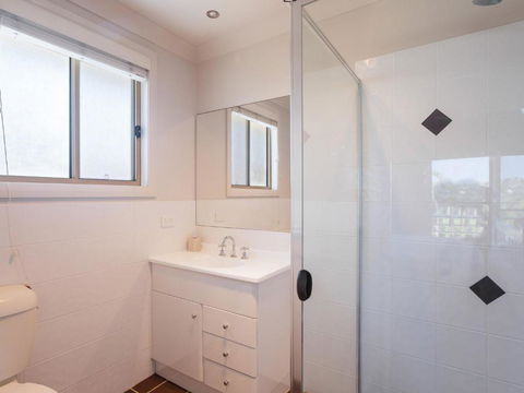 Relax At Pacific 1 / 26 Pacific Avenue Private Duplex With Enclosed Yard - Getaway Accommodation 6